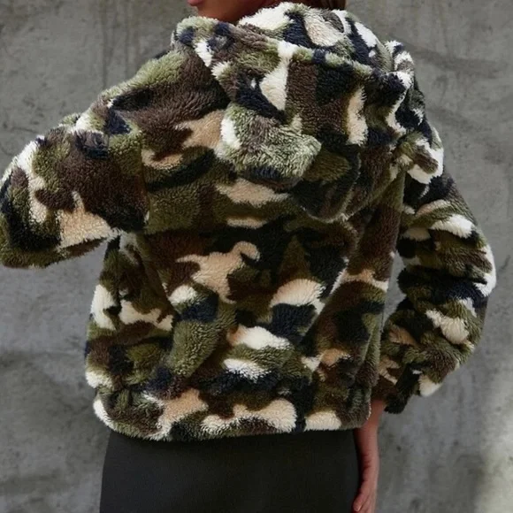 Black/Green Camo Print Zipper Teddy Jacket in L and XL - Picture 2 of 5